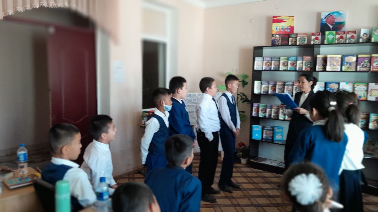 "Kitob bilan birga bilimga" deb nomlangan bellashuv